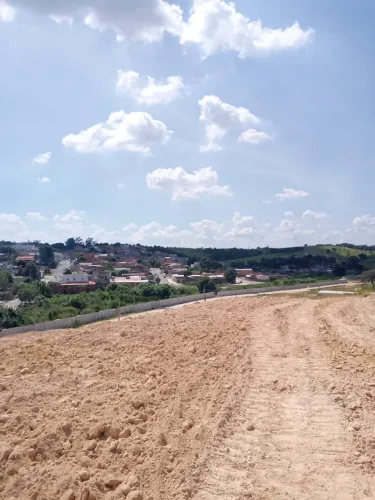 Vendo chácara na Estância Pantanal 2