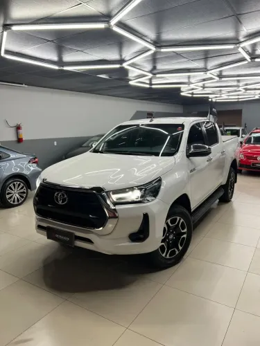 Toyota Hilux CD SRV 4X4 2.8 TDI Diesel Aut. 2025