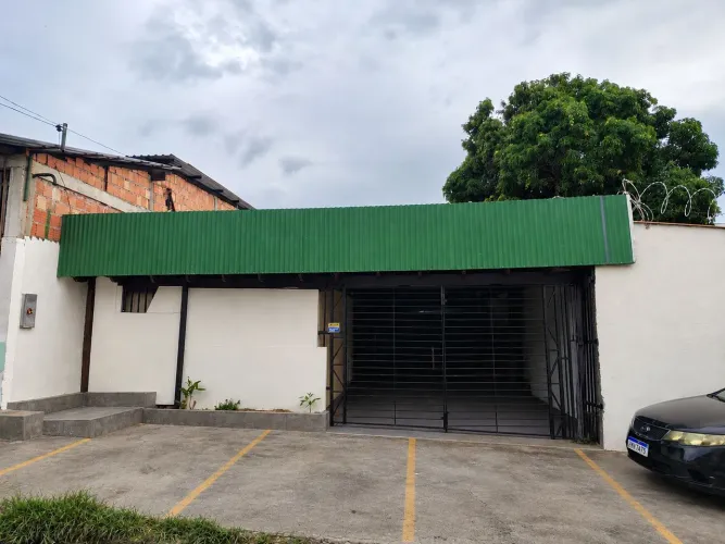 Ponto comercial/depósito/galpão com apartamento. Próx. Max Teixeira e condomínio smille