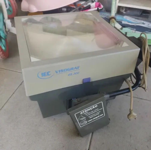 Vendo retroprojetor funcionando perfeitamente Antigo 