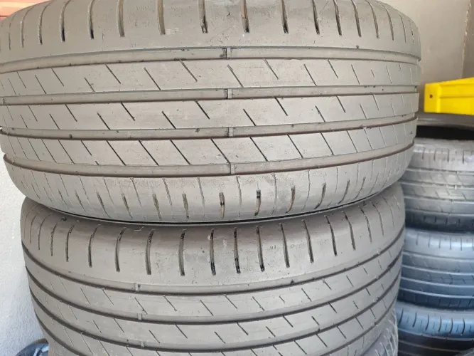 Par de Pneus 235 45 19 Goodyear original usado mais de meia vida!