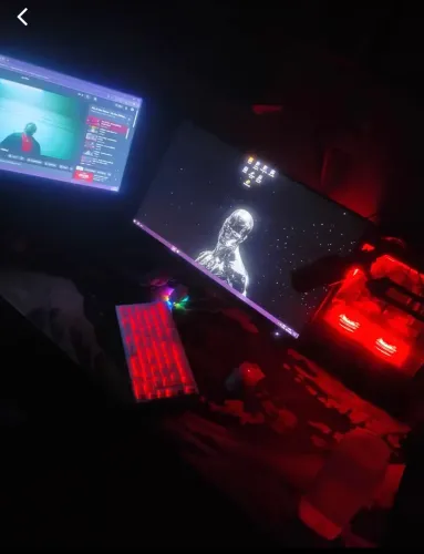 PC Gamer Ryzen 5 5600G +16GB 3600MHz +1 SSD  480 + 1 NVME 256 + 2 Monitores(180Hz + 60Hz)