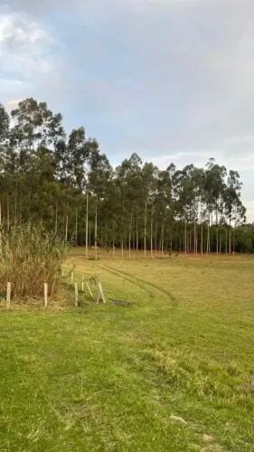 Apenas 1 hora da capital paulista, seu terreno de 1000m está te esperando.
