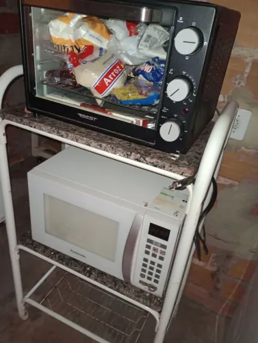 Vendo organizador multiuso prateleiras de plástico e em mármore