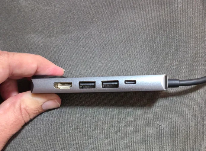 Hub USB-C 5 em 1 HDMI 4K + 2 USB + USB-C - Perfeito para Notebook e Celular<br>