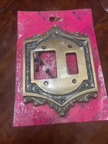 Espelho de tomada vintage em bronze (venda por unidades)