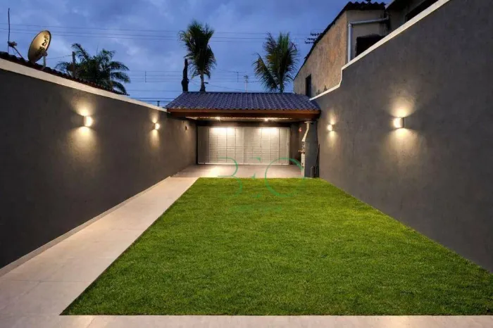 Casa Nova com 4 Dormitórios à Venda na Enseada Guarujá/SP