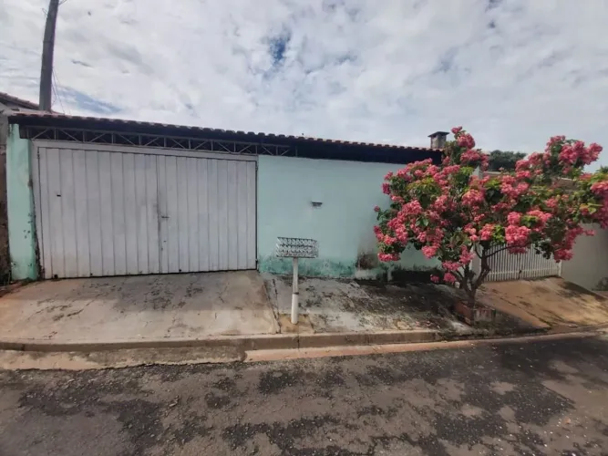 Casa com 3 dormitórios à venda, 90 m² por R$ 200.000,00 - Núcleo Habitacional Presidente J