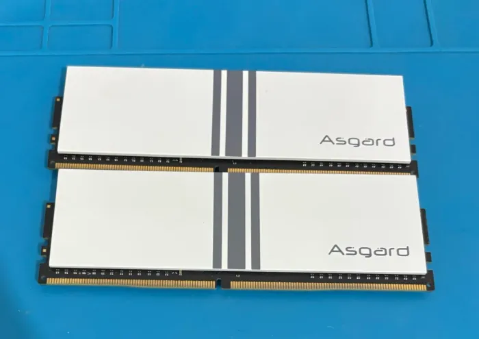 2 Memórias Asgard DDR4 8GB 3200Mhz/16GB