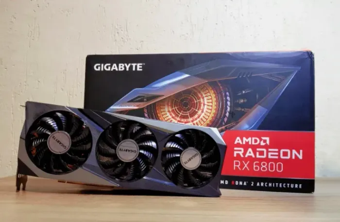 AMD Radeon RX 6800 16GB GIGABYTE - Seminova com caixa