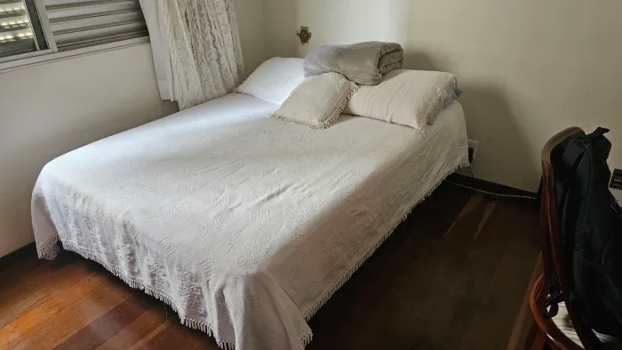 Cama box casal seminova
