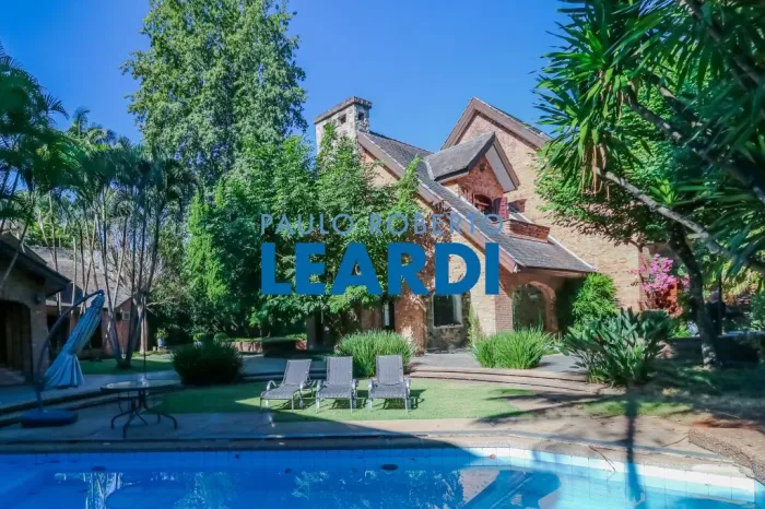 CASA ASSOBRADADA - JARDIM GUEDALA - SP