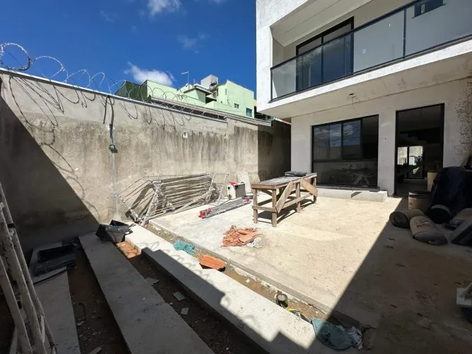 Casa Geminada à venda, 3 quartos, 1 suíte, 2 vagas, Novo Eldorado - Contagem/MG