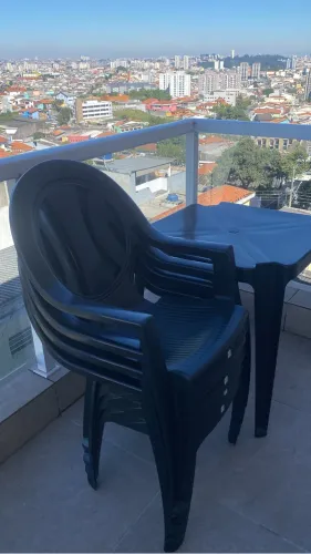 Conjunto - Mesa + Cadeiras (Poltrona) - Plástico 