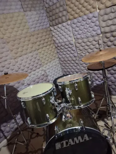 Bateria Tama Swingstar e Pratos Zildjian ZBT