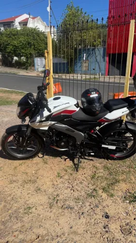Vendo Bajaj Dominar 160