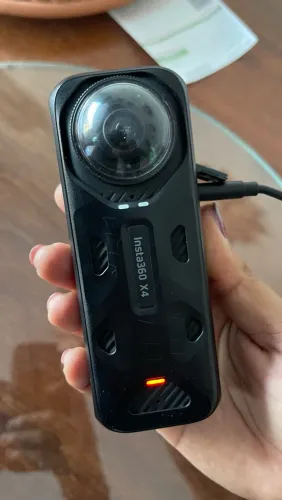 Câmera insta 360x4
