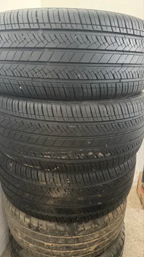 Pneus 225/40 R18