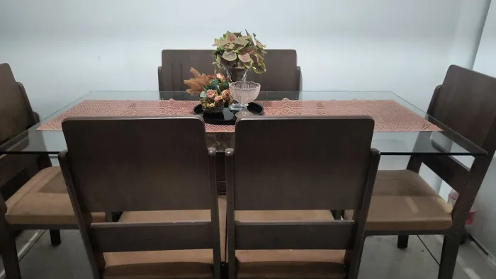 Mesa de Vidro com 6 cadeiras