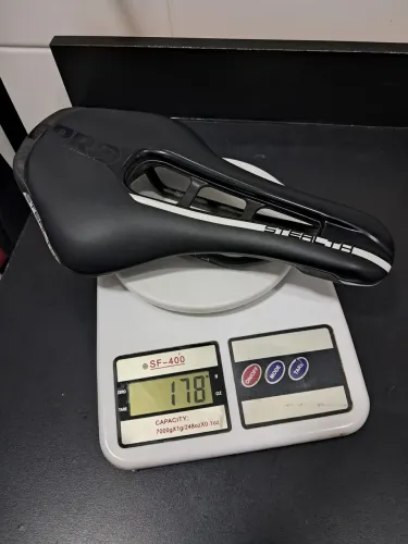 Selim Shimano Pro Stealth Base Em Fibra De Carbono 142mm Rv
