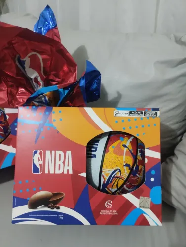 Ovo de Páscoa NBA da Cacau Show (desconto 40%) - com Bola Wilson personalizada