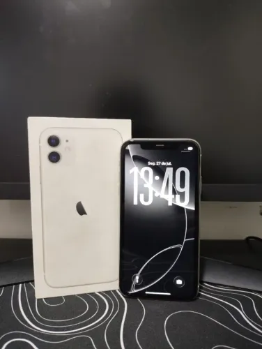iPhone 11 128GB Branco