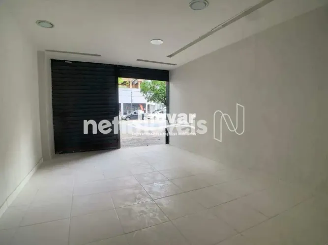 Loja comercial com aproximadamente 40 m², ideal para diversos segmentos comerciais