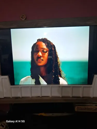 Tv smart UHD 65"