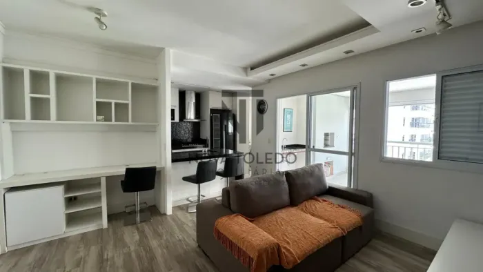 APARTAMENTO COM 1 DORM, SENDO 1 SUÍTE COM CLOSED - MOBÍLIADO E PORTEIRA FECHADA - JARDIM A