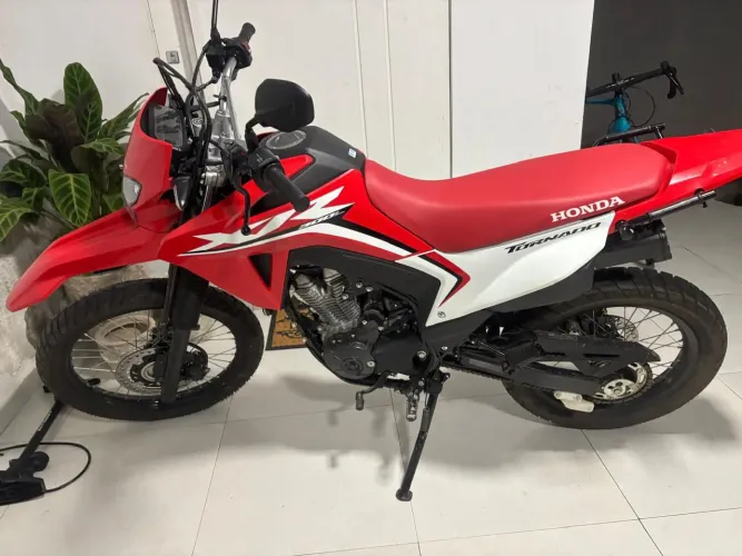 Honda Tornado