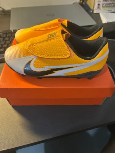 Chuteira infantil nike vapor 13