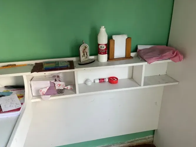 Cama Alta com Escrivaninha Escada Bilateral, branca