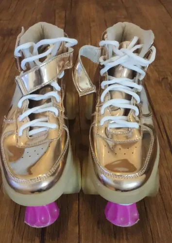 Patins metalizado dourado