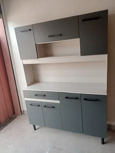 Vendo armário de madeira