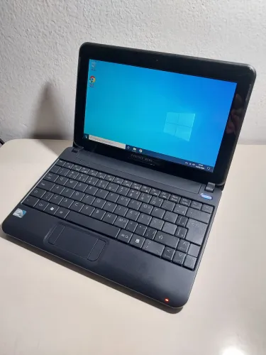 Netbook Positivo funcionando e carregando