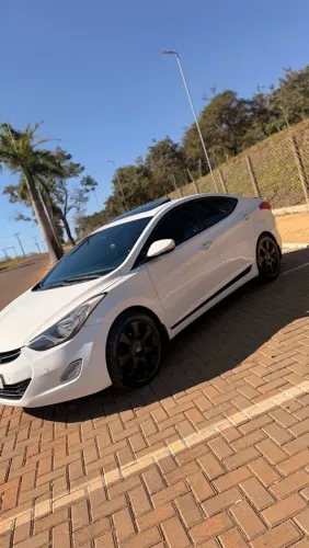 Hyundai Elantra GLS 1.8 16V Aut. 2012