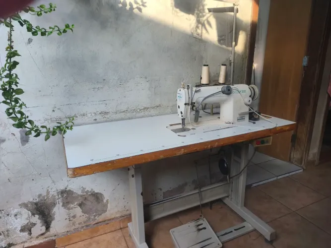 Máquina de Costura Industrial Completa - Mesa + Motor