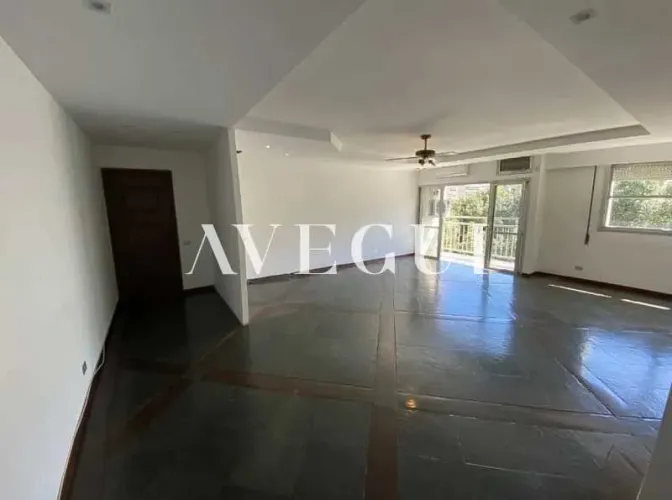 Apartamento 301m², 5 quartos, 2 suítes, varanda vista Cristo, 2 vagas e prédio com piscina