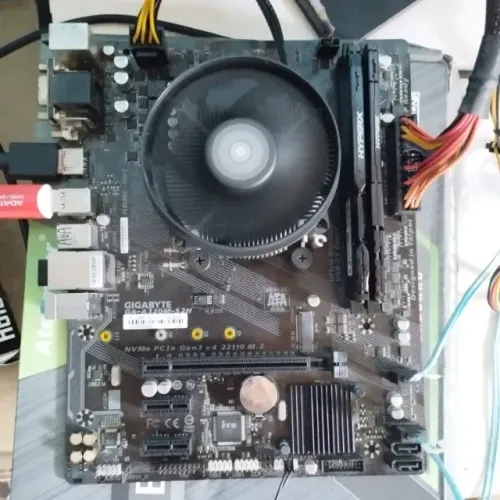 Ryzen 3 3200g + 16GB ddr4 + Placa Mae + SSD 120gb