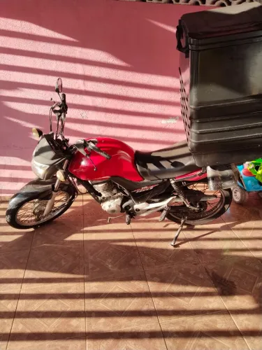 Honda Start 160 Vermelha em bom estado com ou sem baú