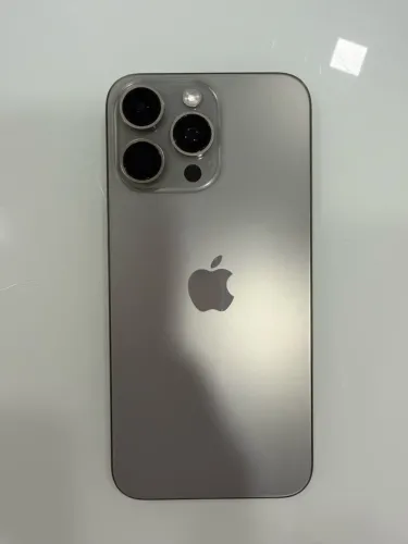 iPhone 15 pro Max prata 256gb saúde bateria 85%