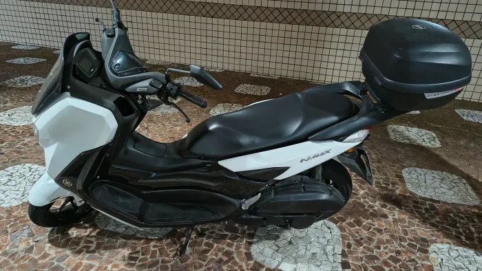 Nmax 160 2021 com suporte original 21000km Chave reserva sem detalhes