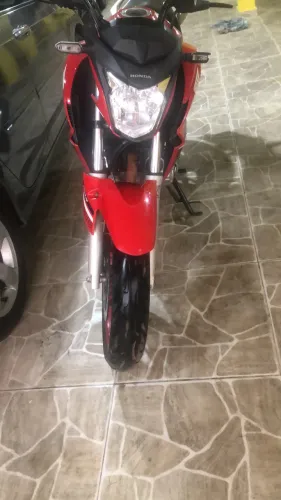 Cb 250f pequena marcas de uso