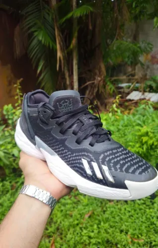 Don issue 4, tenis de basquete