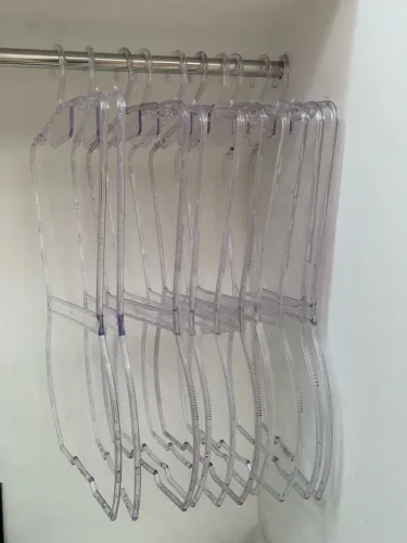 Kit 20 Cabides Silhueta Magra Transparentes - R$ 135,00