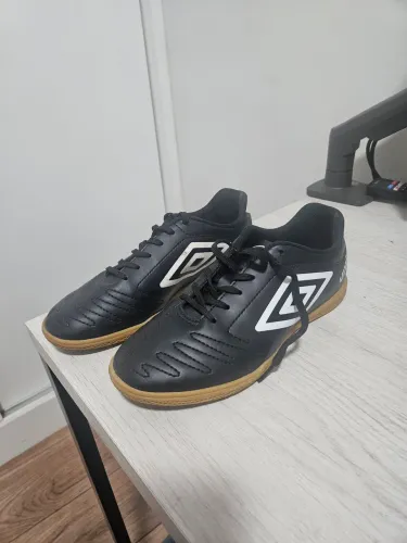 Chuteira umbro futsal