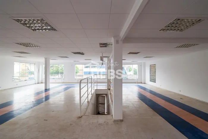 Prédio comercial à venda | 528 m² de terreno | Setor Santa Genoveva
