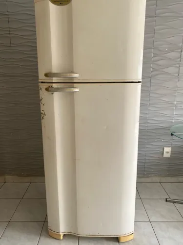 Geladeira para retirada de peças