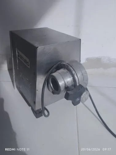 Máquina de moer carne elétrico 127/220V usado pequeno BECCARO usado