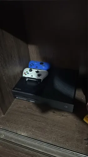 Vende-se Xbox one fat 
